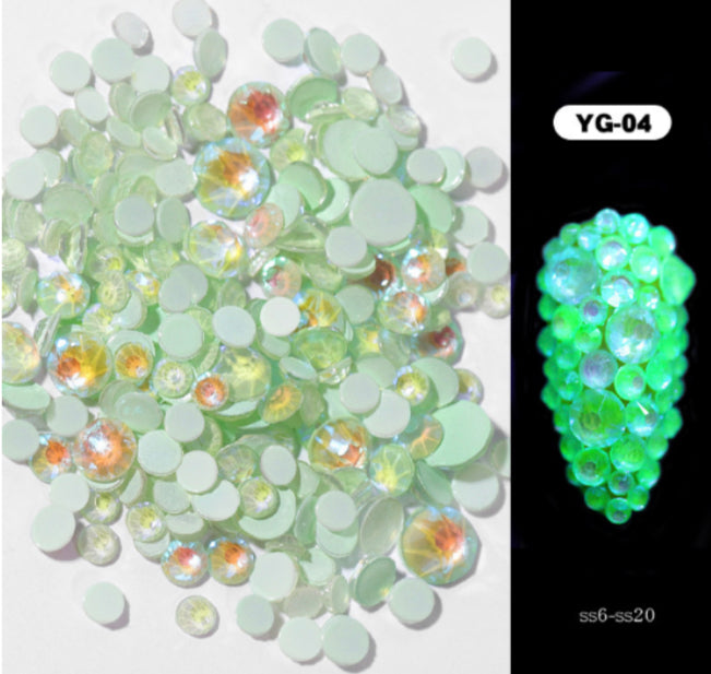 Glow in the dark Diamonds • 5pcs Mix Color
